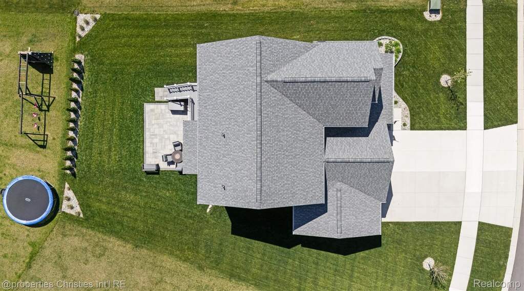 4 Bedroom Single Family Home/House's Image 44