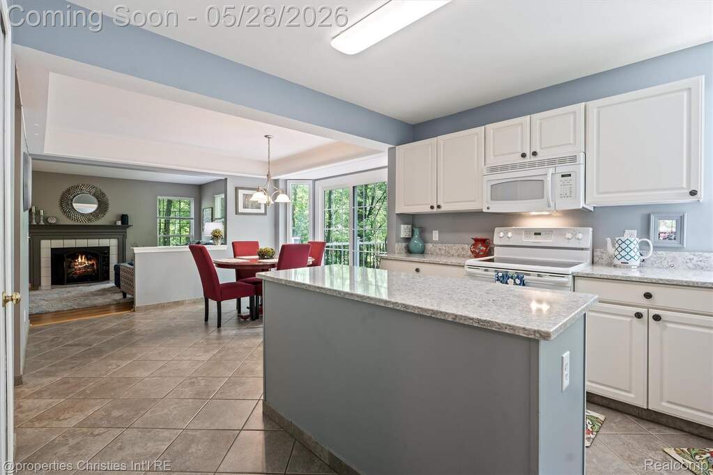 4 Bedroom Single Family Home/House's Image 8