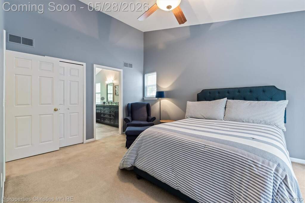 4 Bedroom Single Family Home/House's Image 16