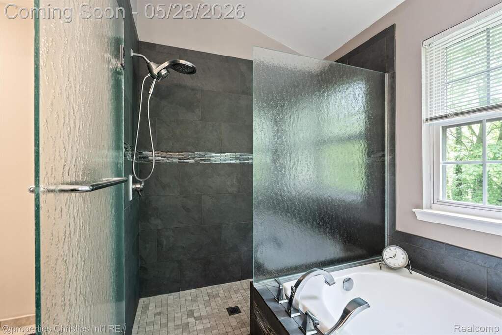 4 Bedroom Single Family Home/House's Image 20