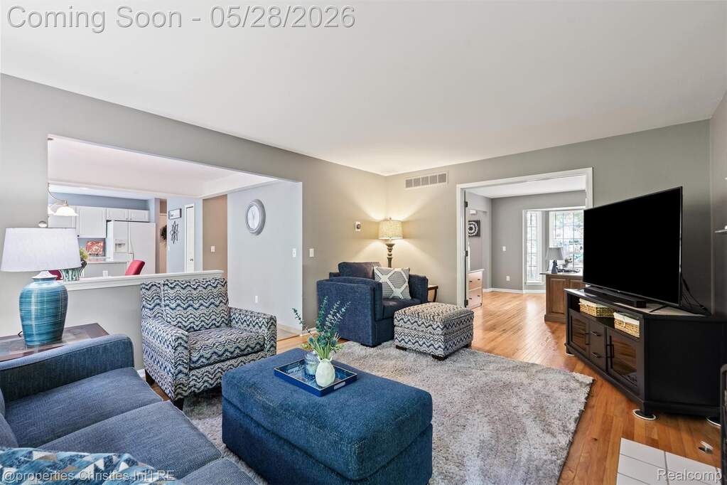 4 Bedroom Single Family Home/House's Image 5