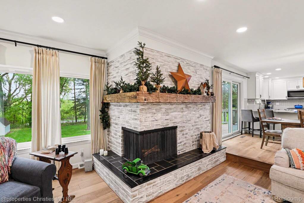 3 Bedroom Single Family Home/House's Image 8