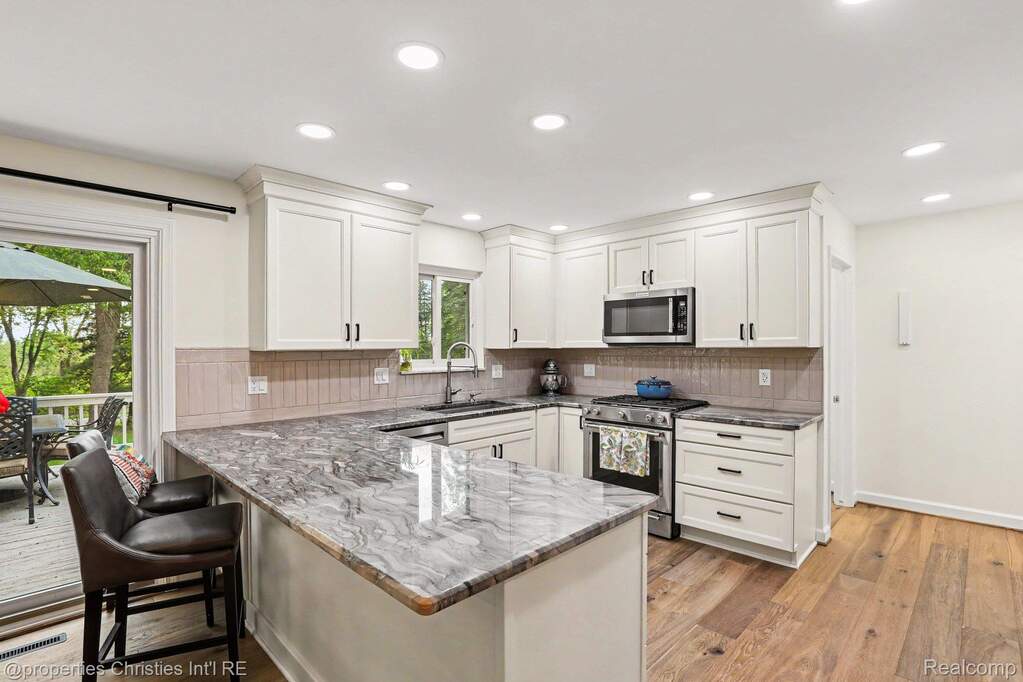 3 Bedroom Single Family Home/House's Image 9