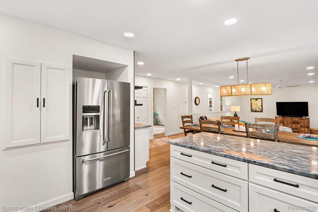 3 Bedroom Single Family Home/House's Image 13