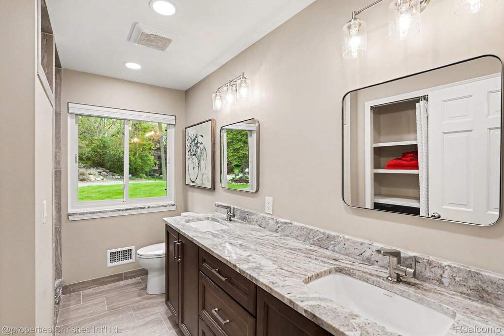 3 Bedroom Single Family Home/House's Image 20