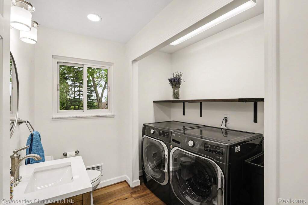 3 Bedroom Single Family Home/House's Image 26