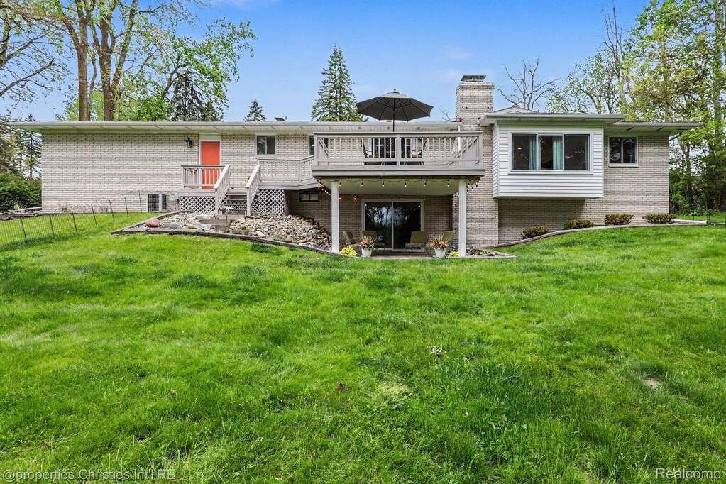 3 Bedroom Single Family Home/House's Image 32