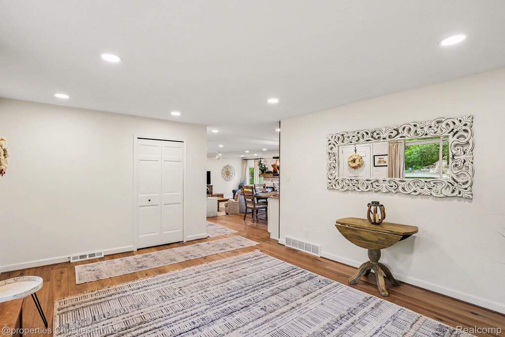 3 Bedroom Single Family Home/House's Image 4