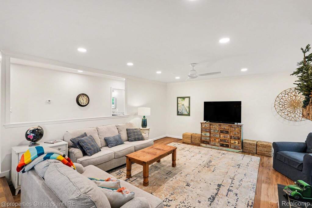 3 Bedroom Single Family Home/House's Image 5