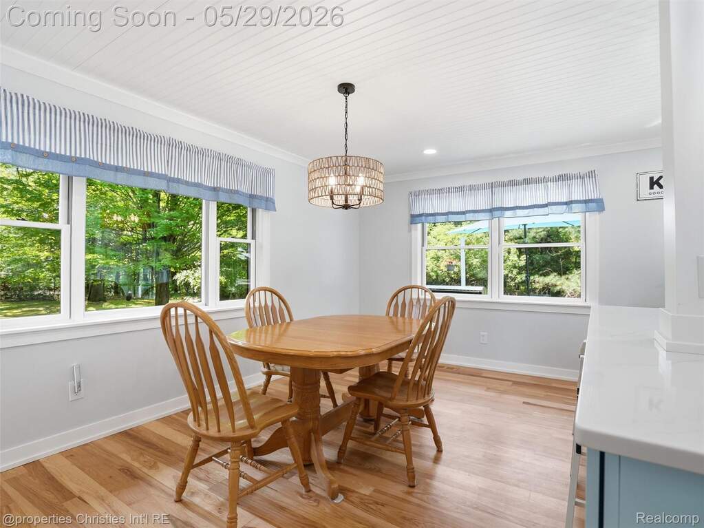5 Bedroom Single Family Home/House's Image 7