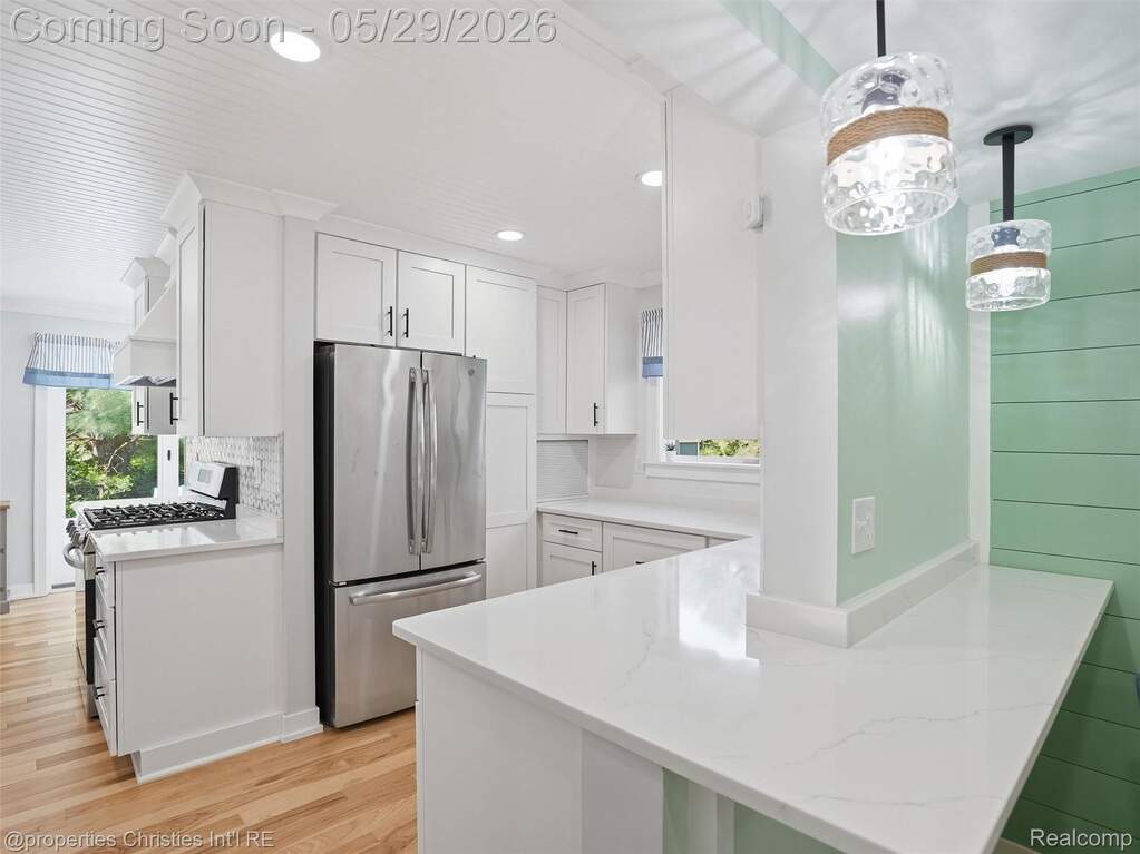 5 Bedroom Single Family Home/House's Image 10