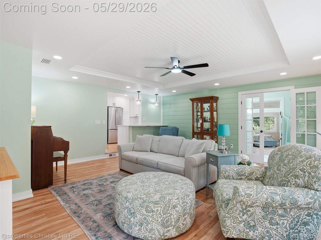 5 Bedroom Single Family Home/House's Image 16