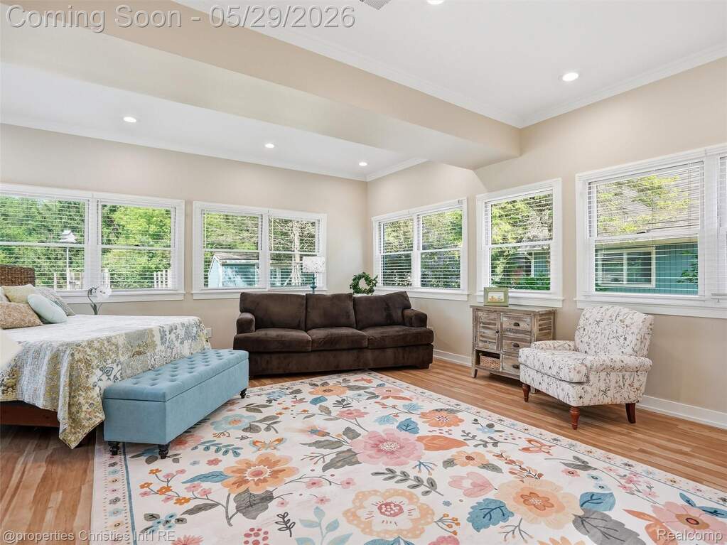 5 Bedroom Single Family Home/House's Image 20