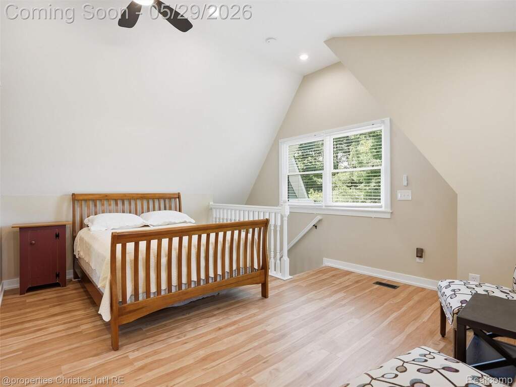 5 Bedroom Single Family Home/House's Image 22