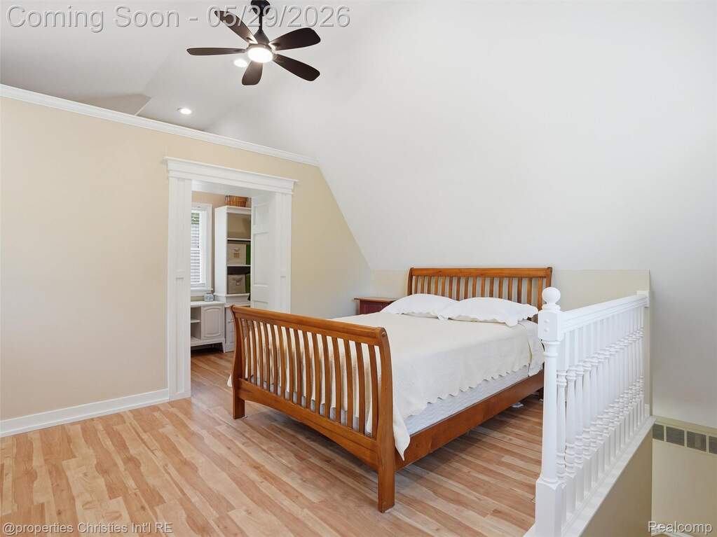 5 Bedroom Single Family Home/House's Image 23