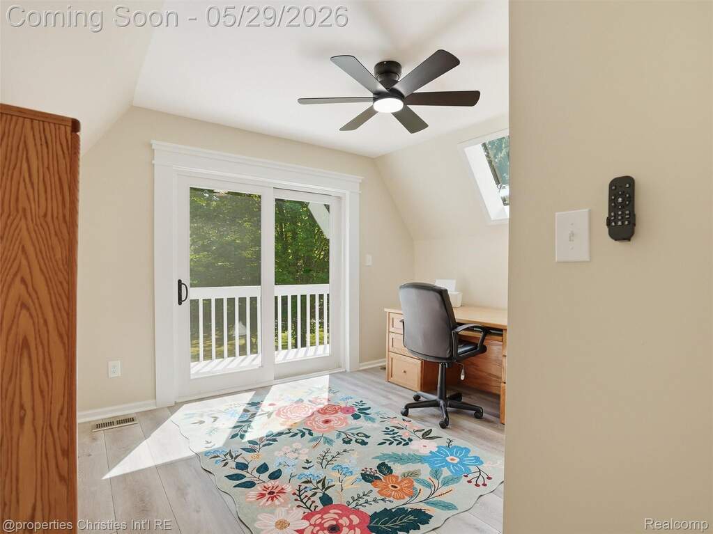 5 Bedroom Single Family Home/House's Image 25