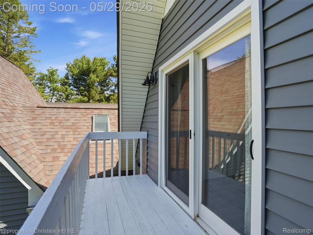 5 Bedroom Single Family Home/House's Image 28