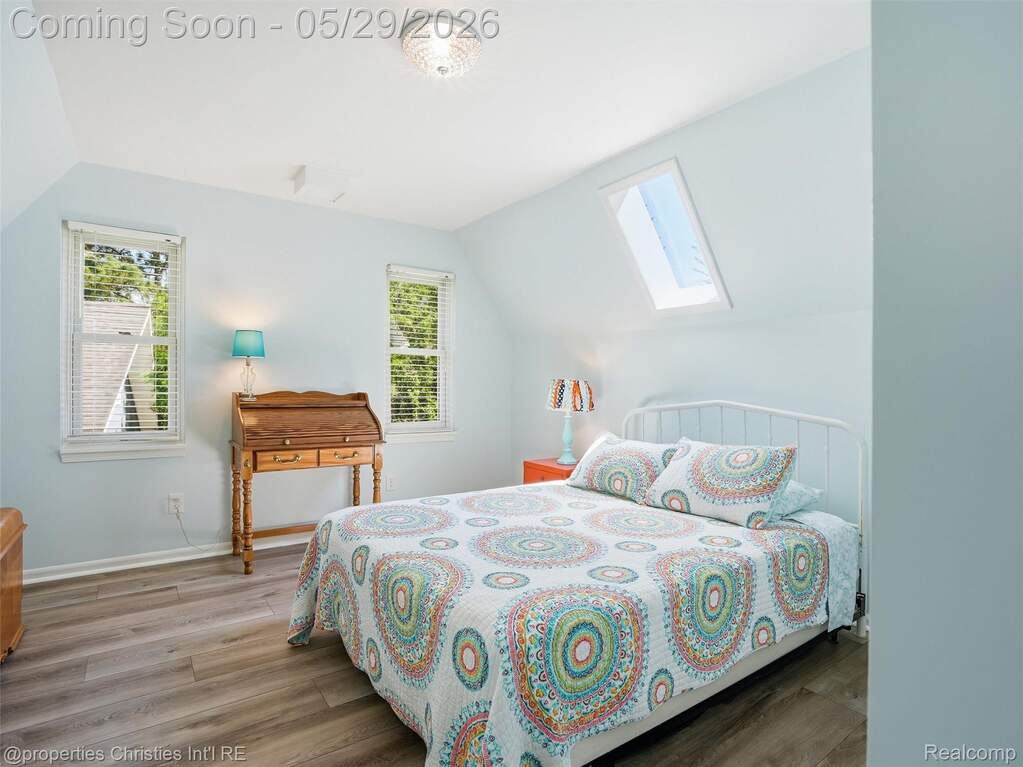 5 Bedroom Single Family Home/House's Image 29