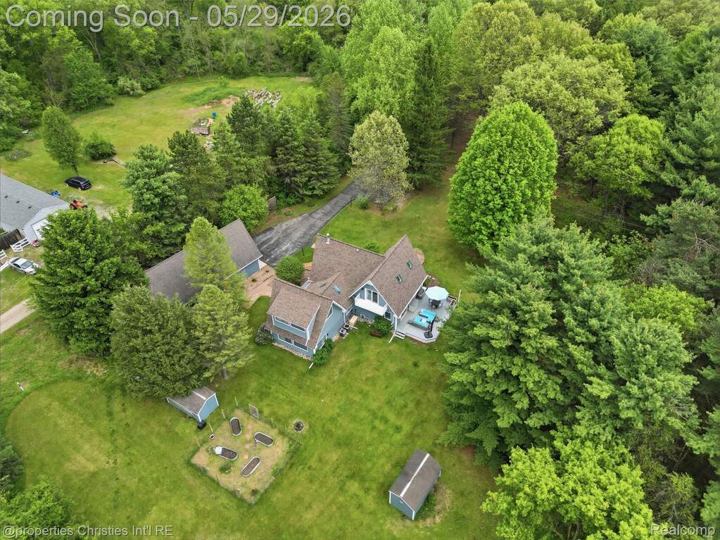 5 Bedroom Single Family Home/House's Image 36