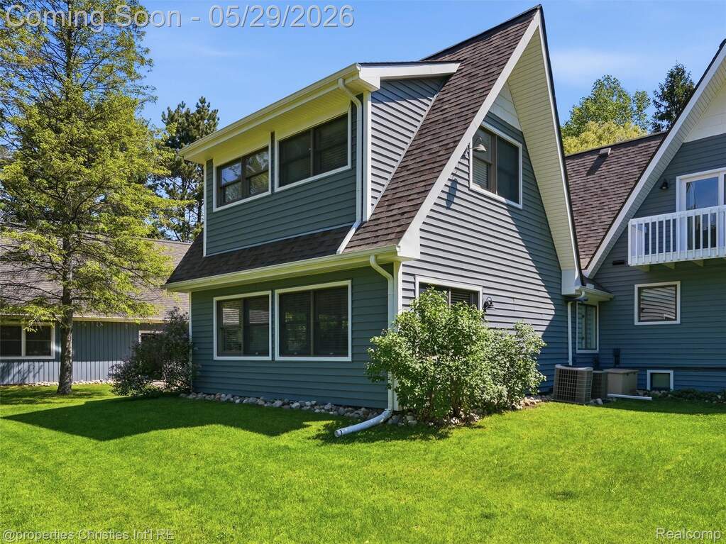 5 Bedroom Single Family Home/House's Image 64
