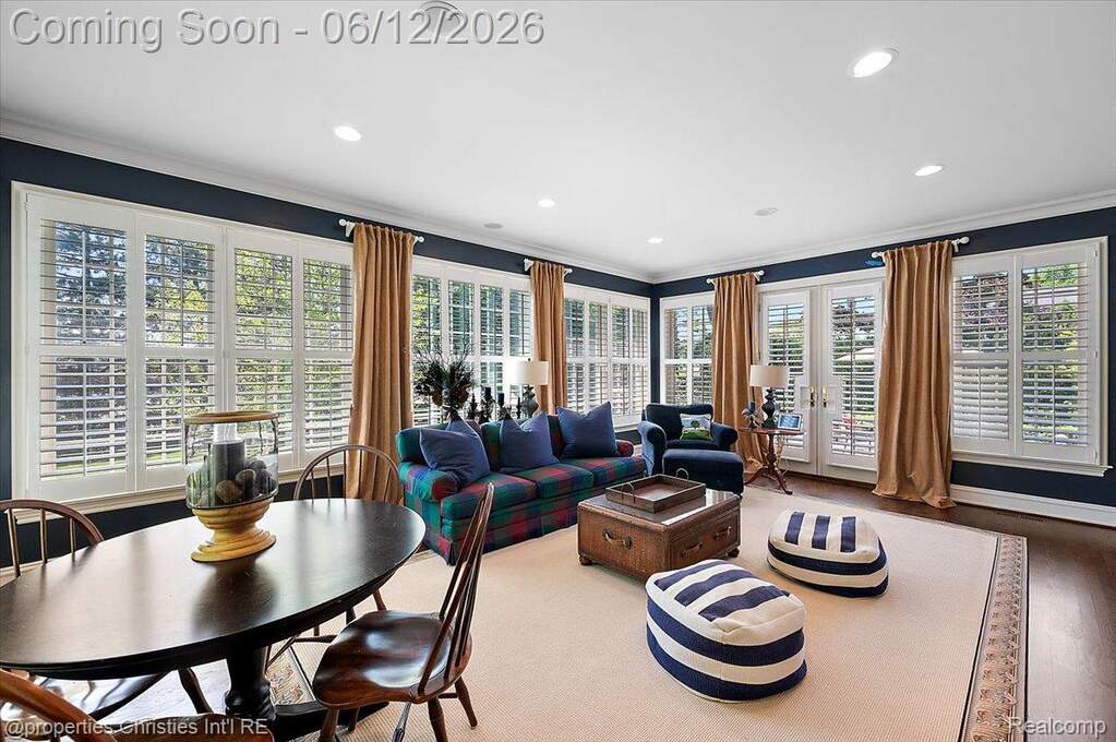 4 Bedroom Single Family Home/House's Image 10