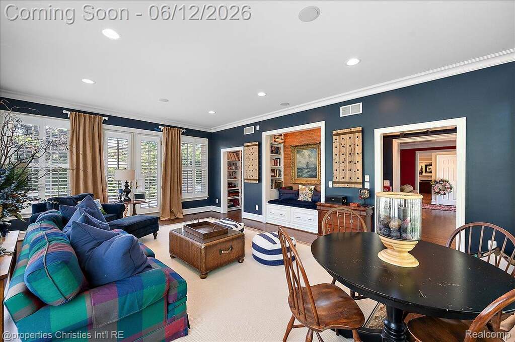 4 Bedroom Single Family Home/House's Image 11