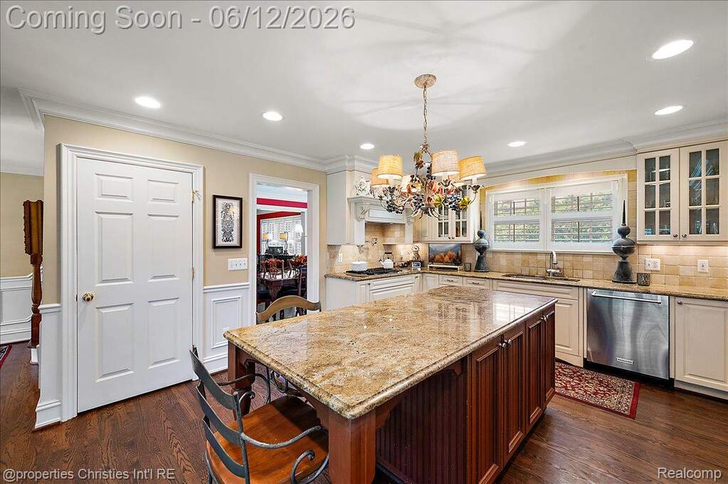 4 Bedroom Single Family Home/House's Image 18