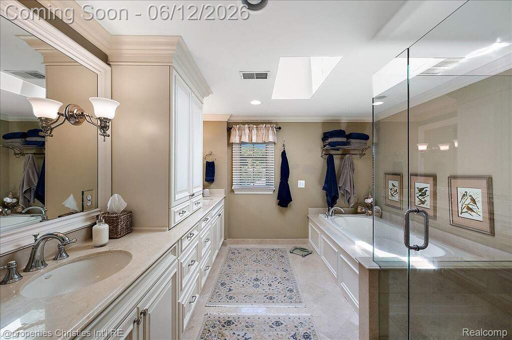 4 Bedroom Single Family Home/House's Image 36
