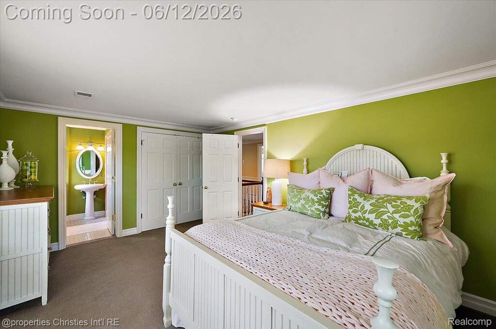 4 Bedroom Single Family Home/House's Image 43
