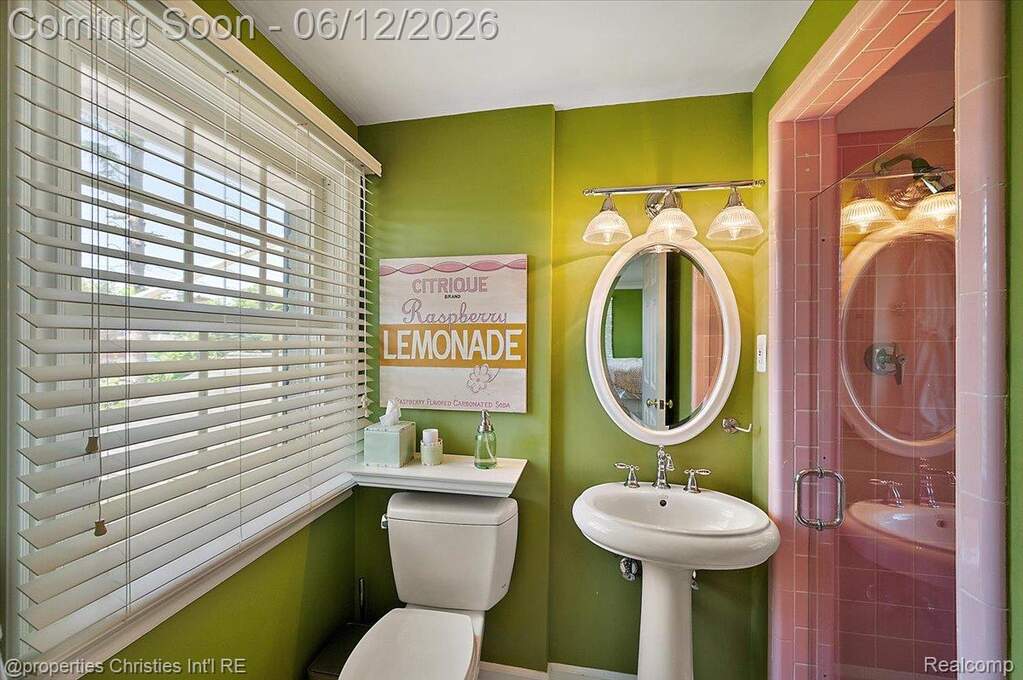 4 Bedroom Single Family Home/House's Image 44