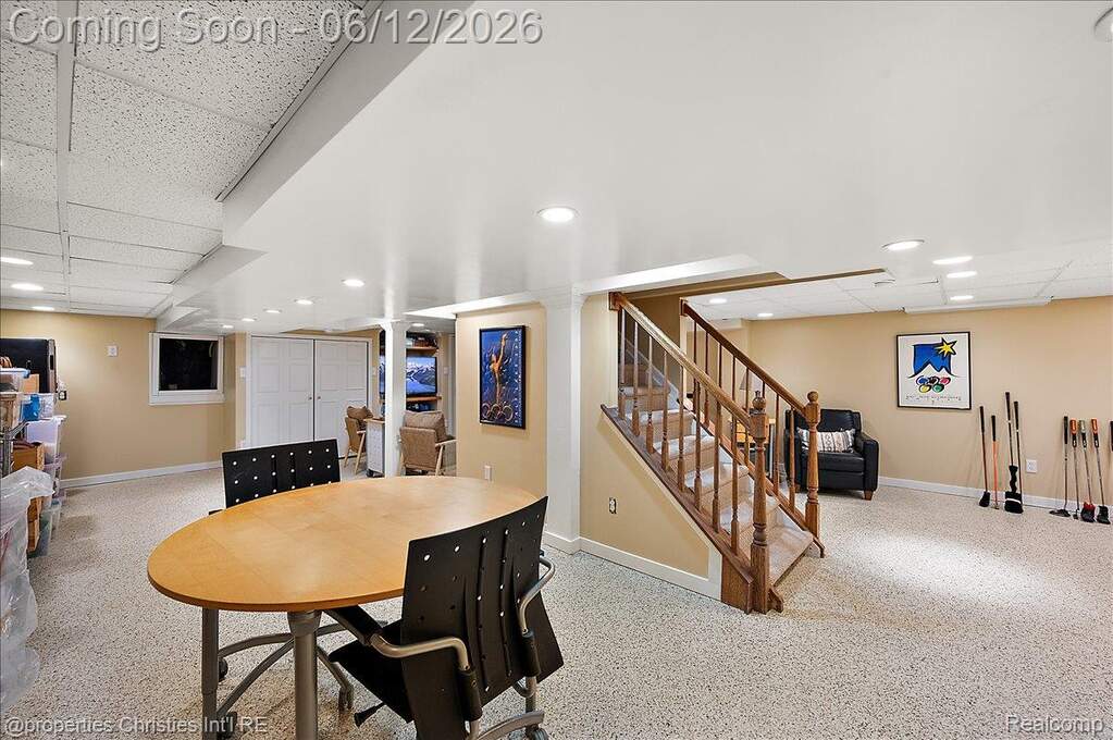 4 Bedroom Single Family Home/House's Image 60