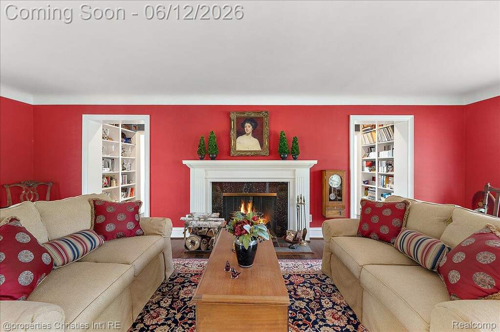 4 Bedroom Single Family Home/House's Image 5