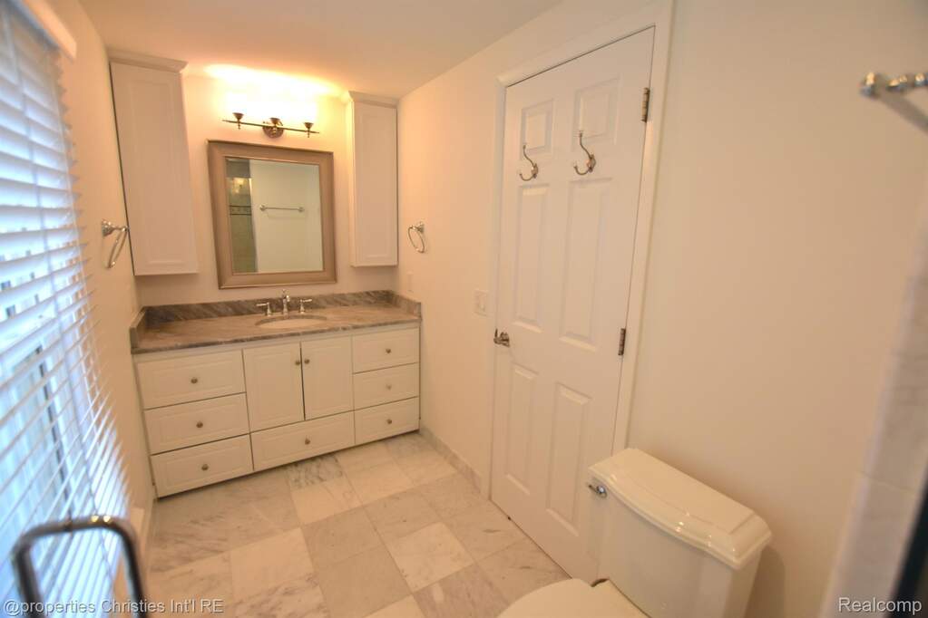 4 Bedroom Single Family Home/House's Image 27