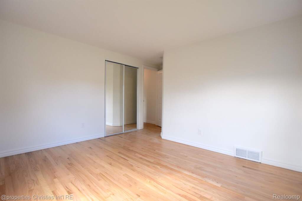 4 Bedroom Single Family Home/House's Image 30