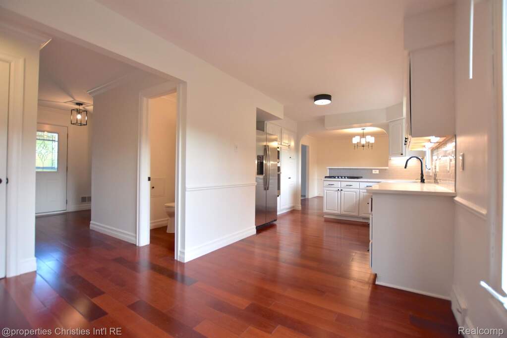 4 Bedroom Single Family Home/House's Image 6