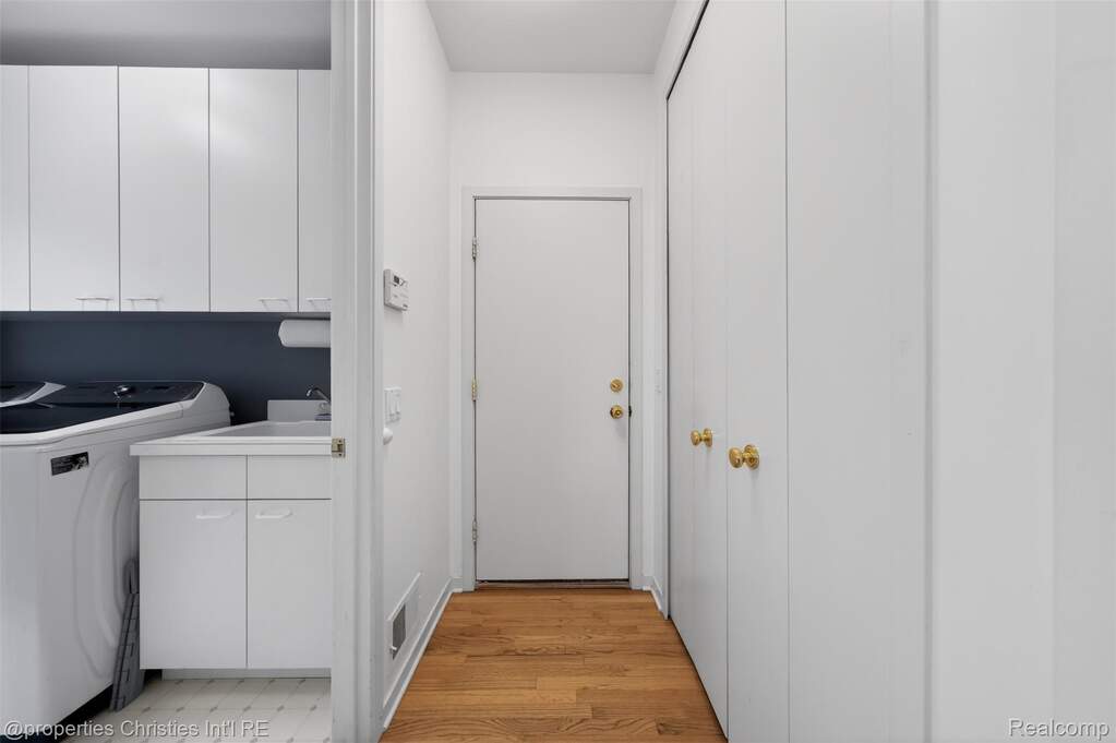 2 Bedroom Apartment/Flat's Image 19