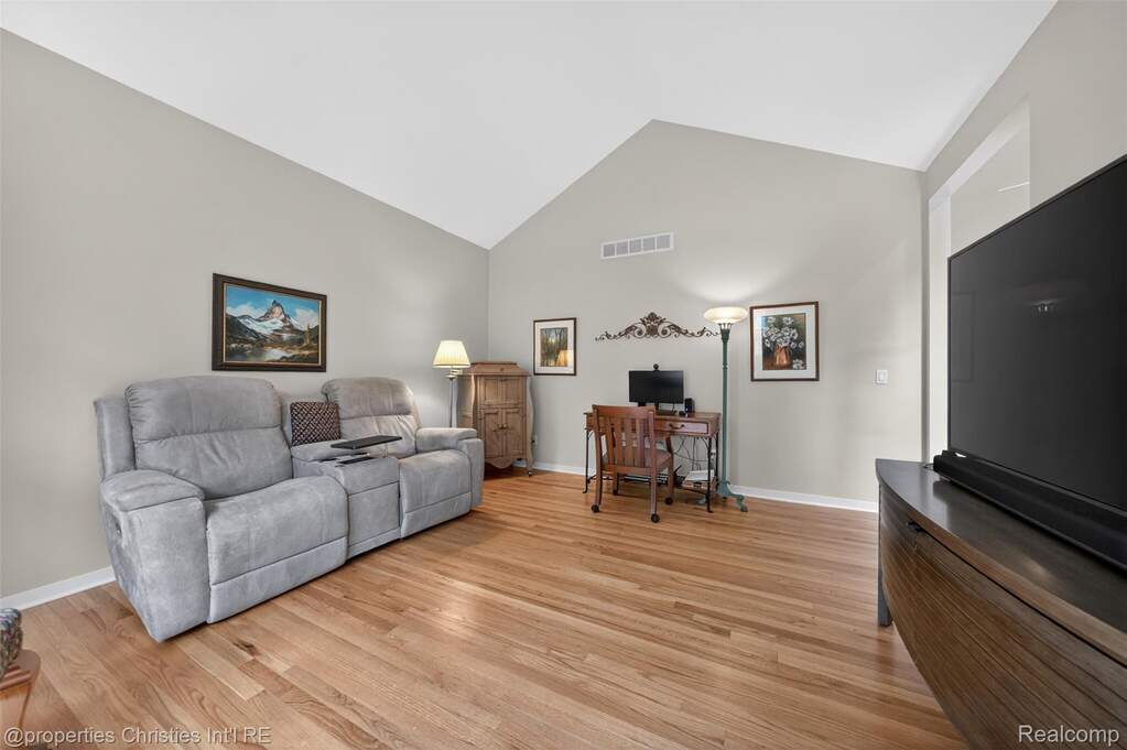 2 Bedroom Apartment/Flat's Image 3