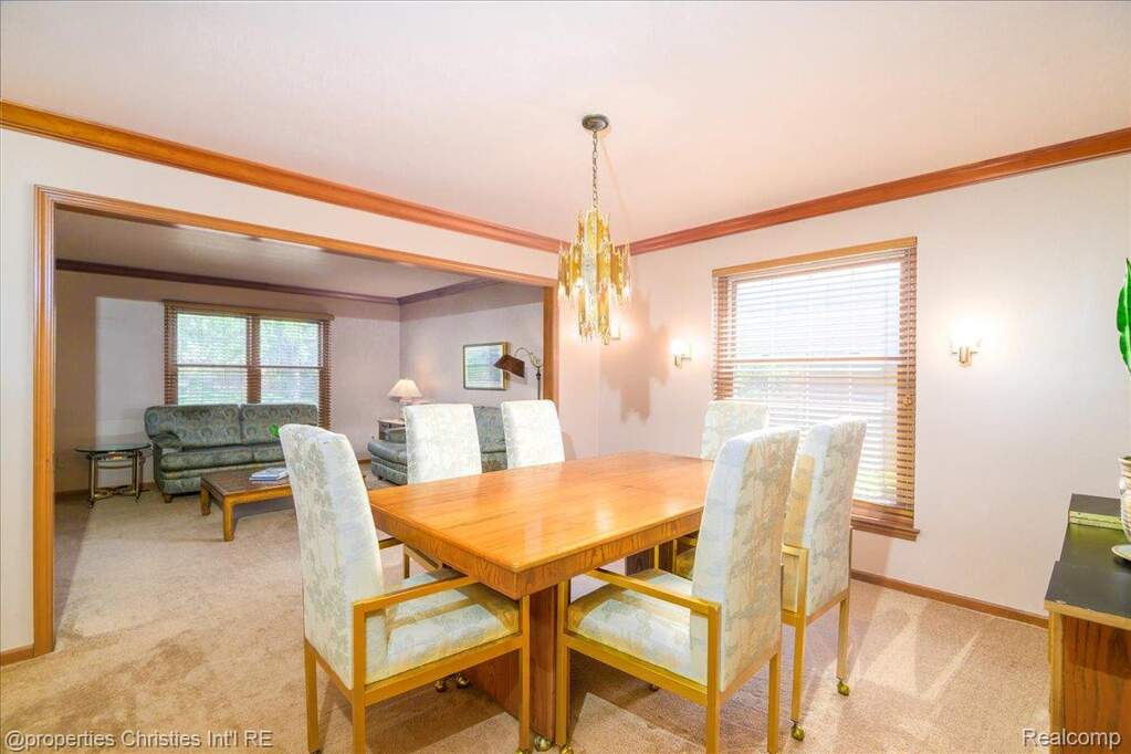 4 Bedroom Single Family Home/House's Image 7