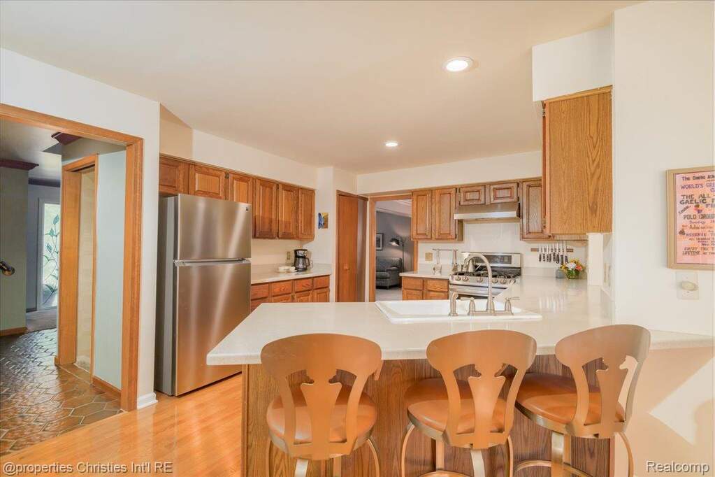 4 Bedroom Single Family Home/House's Image 10