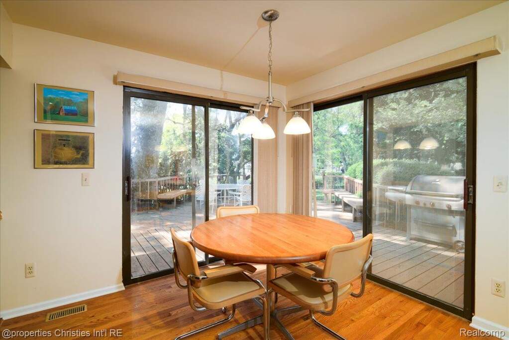 4 Bedroom Single Family Home/House's Image 11