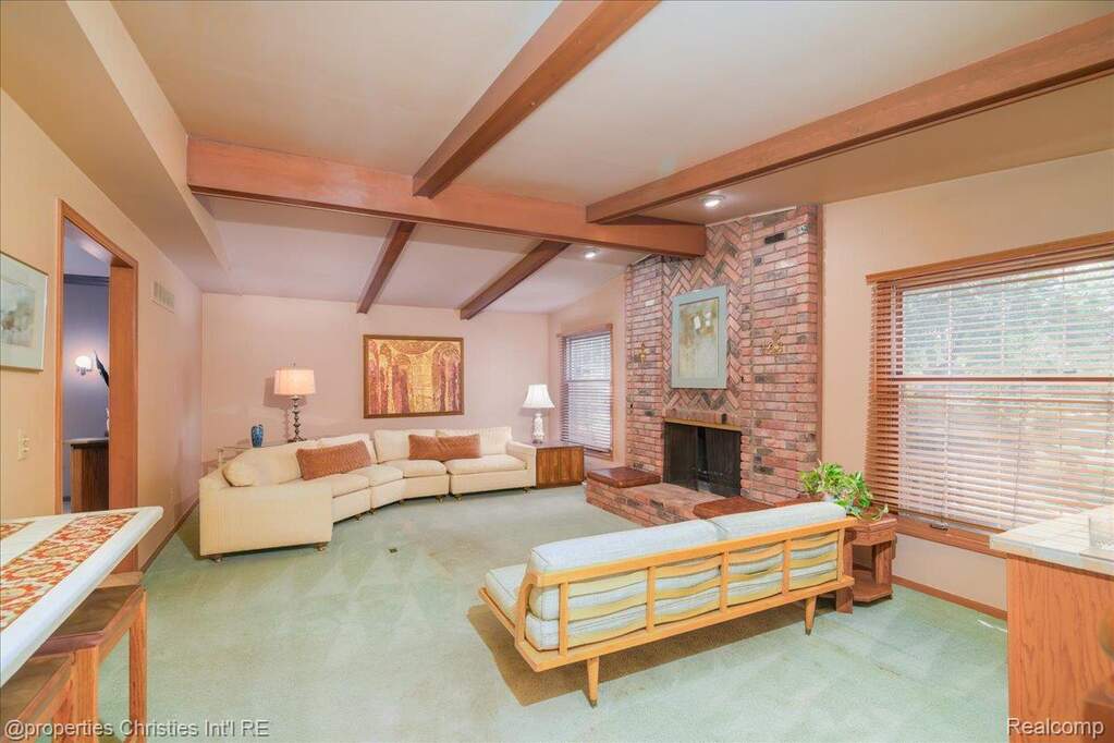 4 Bedroom Single Family Home/House's Image 14