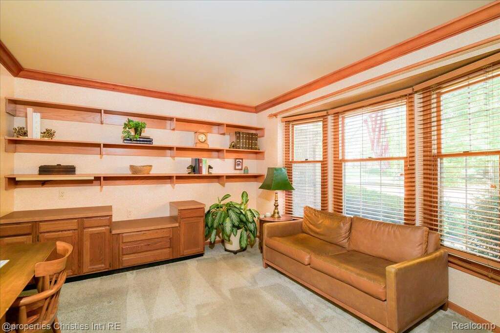 4 Bedroom Single Family Home/House's Image 16