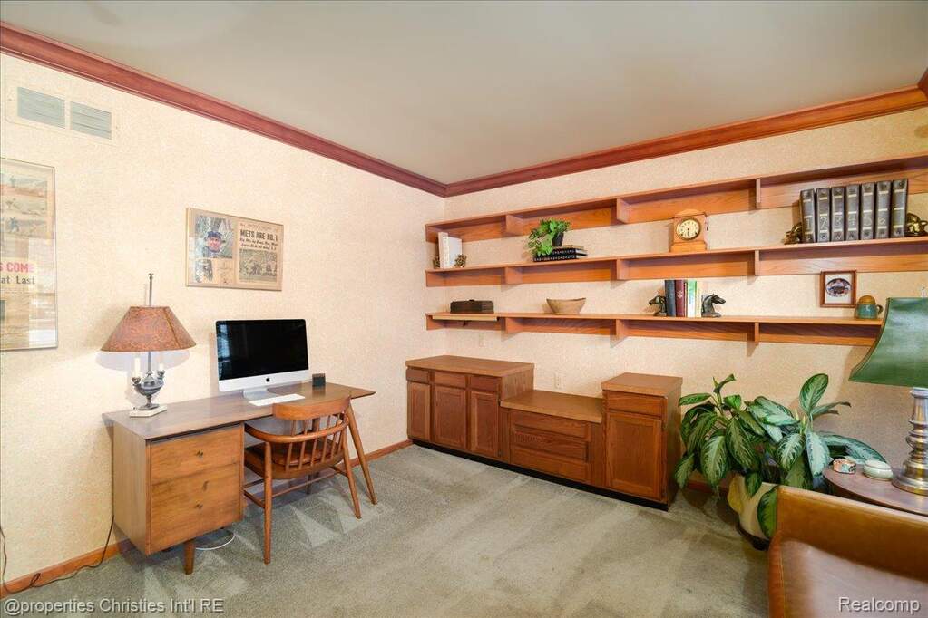 4 Bedroom Single Family Home/House's Image 17