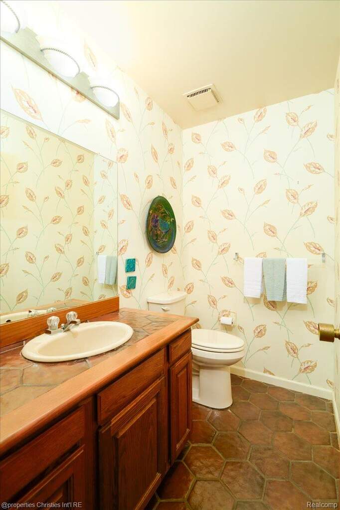 4 Bedroom Single Family Home/House's Image 18