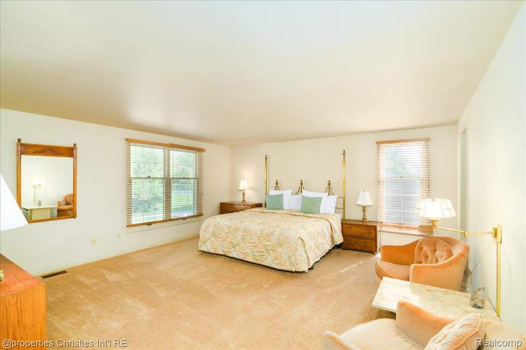 4 Bedroom Single Family Home/House's Image 23