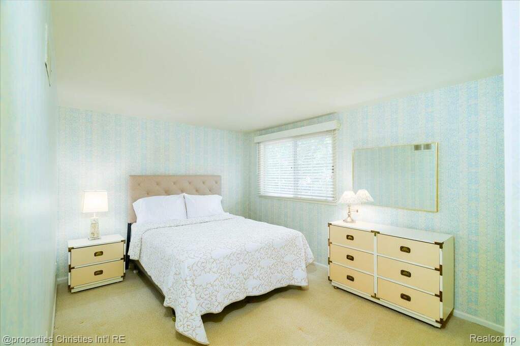 4 Bedroom Single Family Home/House's Image 26