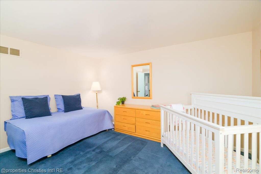4 Bedroom Single Family Home/House's Image 31
