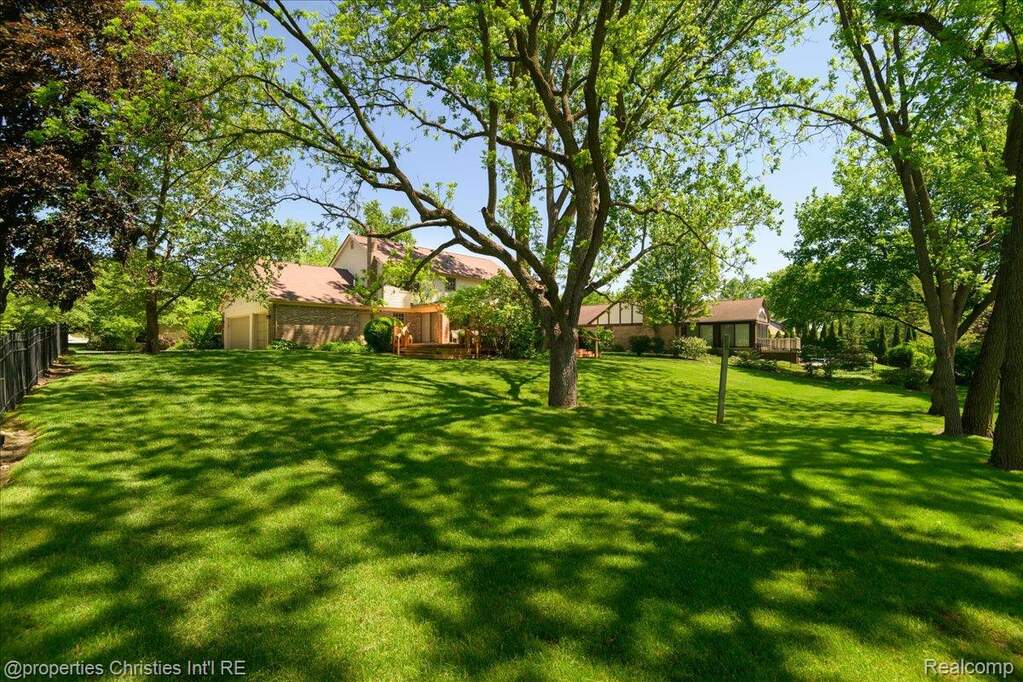 4 Bedroom Single Family Home/House's Image 37