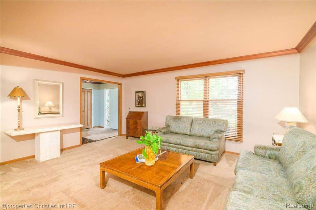4 Bedroom Single Family Home/House's Image 4
