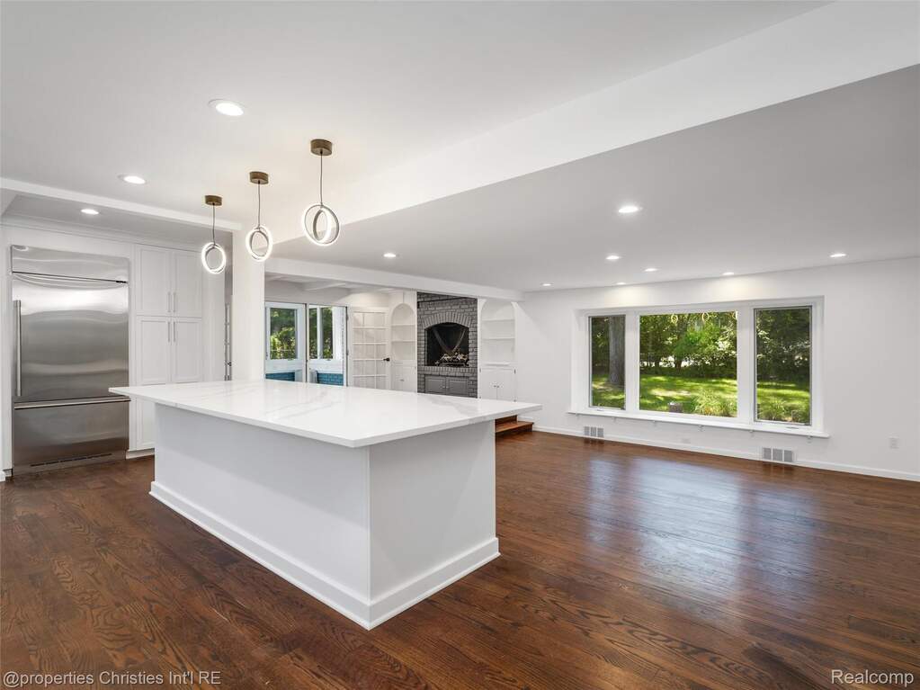 4 Bedroom Single Family Home/House's Image 11